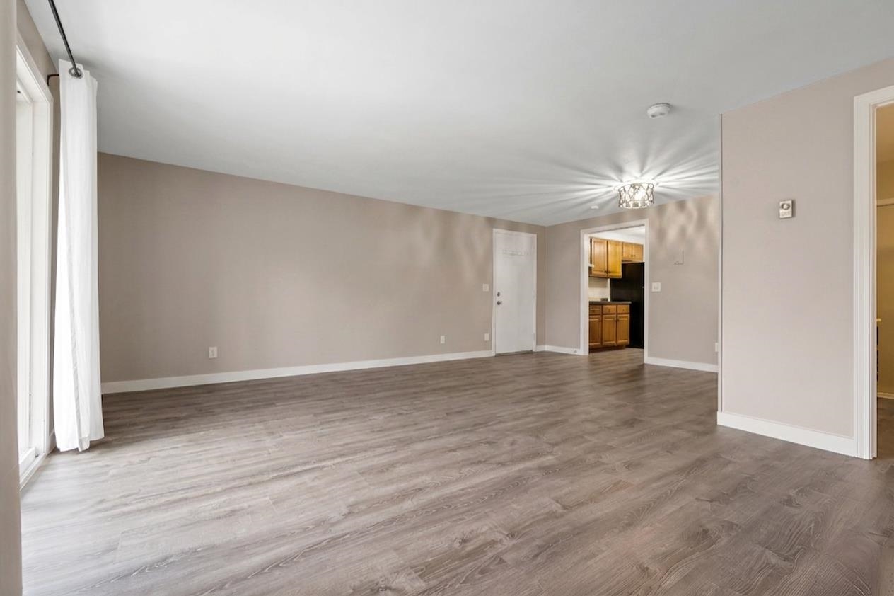 39 Ernest Avenue 202