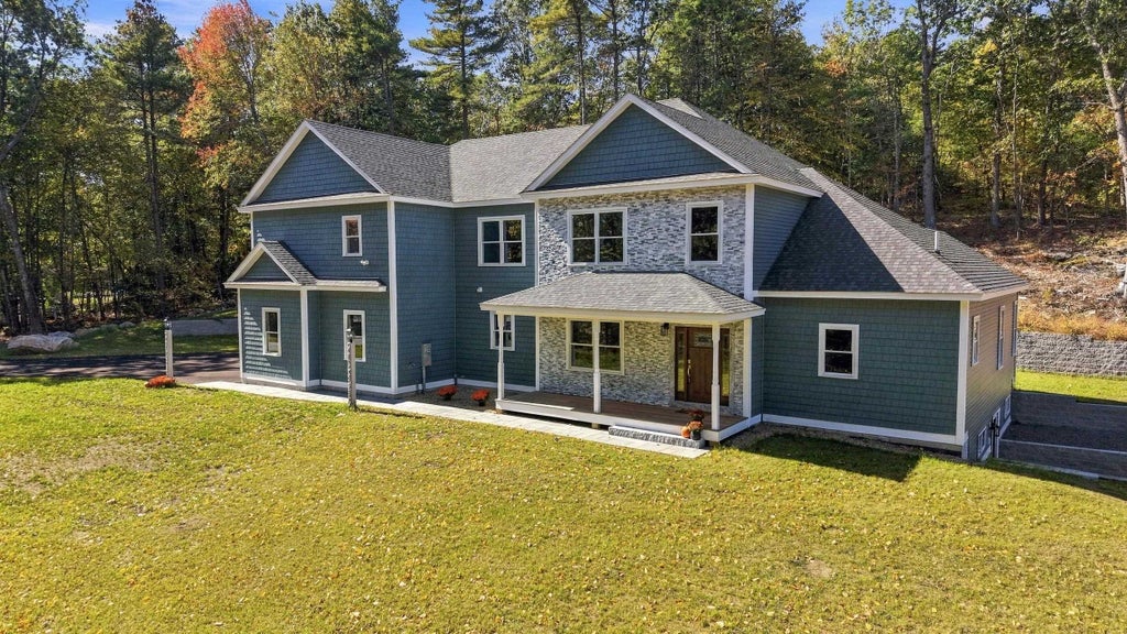 Photo of 6 Eastview Drive, Derry, NH 03038 (MLS # 5101284)