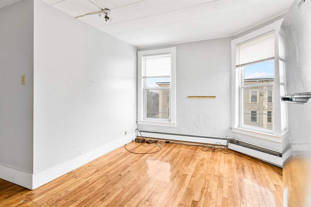 Photo of 4 Elm Street #303, Lancaster, NH 03584 (MLS # 5104598)