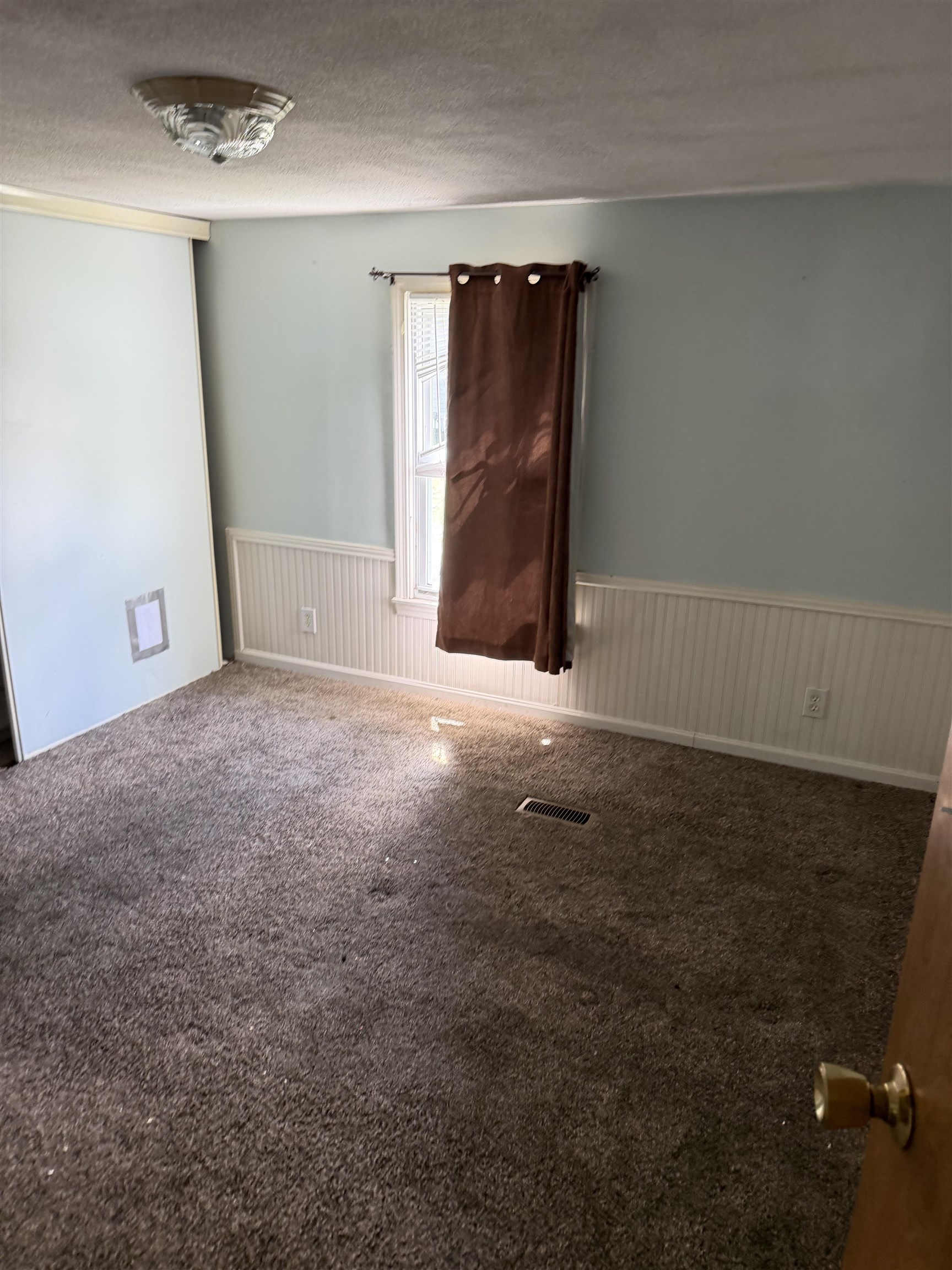 17 Wayland Circle