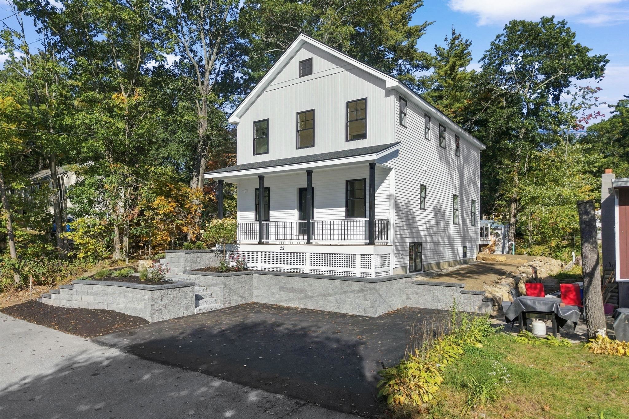 22 Nolet Avenue