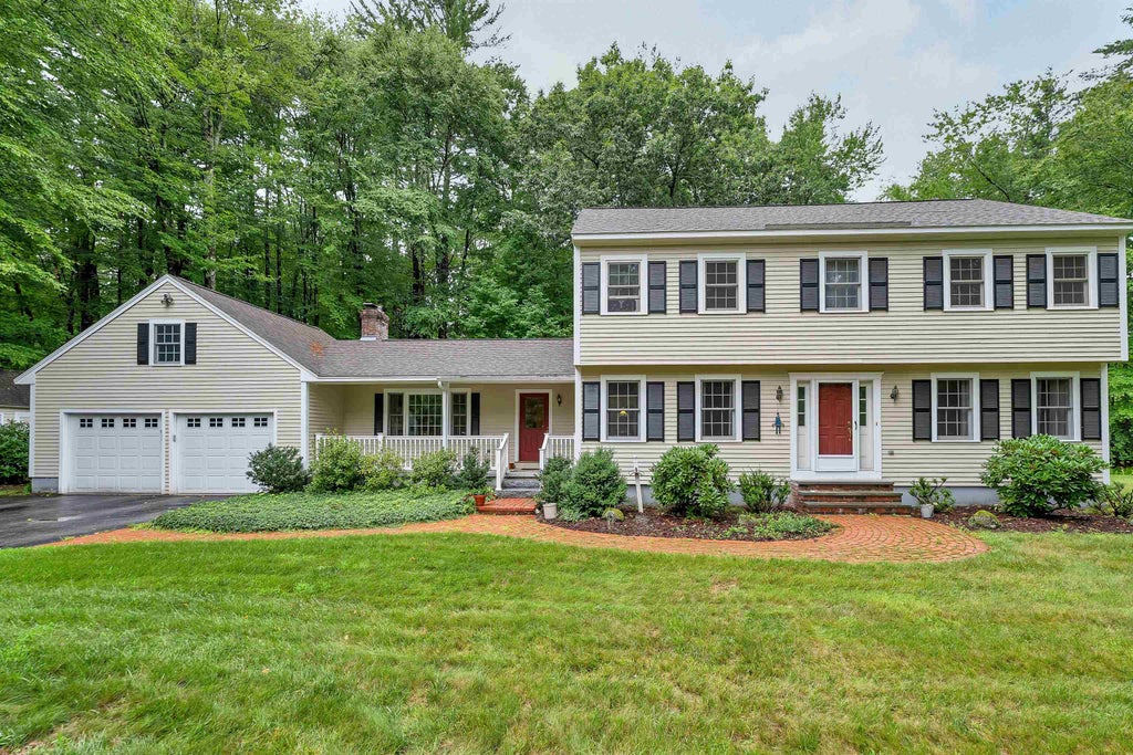 Photo of 8 Christmas Tree Circle, Bedford, NH 03110 (MLS # 5103482)