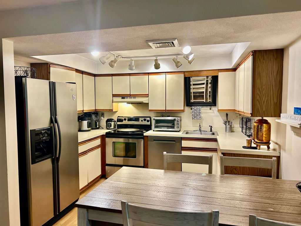 Photo of 6 Heritage Village Drive #608, Nashua, NH 03062 (MLS # 5092195)