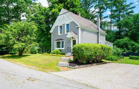 Photo of 8 Prospect Street, Rochester, NH 03867 (MLS # 5095079)