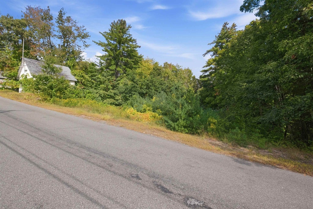 Photo of 40 Eaton Avenue, Meredith, NH 03253 (MLS # 5111133)