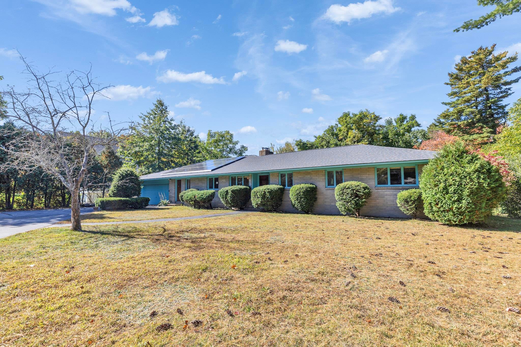 988 Mammoth Road
