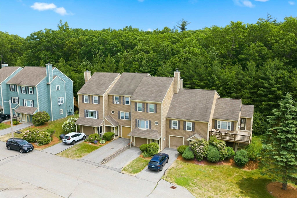 Photo of 12 Walnut Circle, Merrimack, NH 03054 (MLS # 5094815)