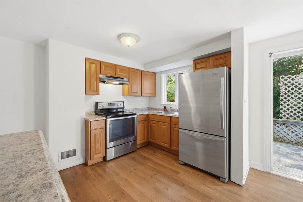 Photo of 3 Harold Street, Manchester, NH 03104 (MLS # 5103584)