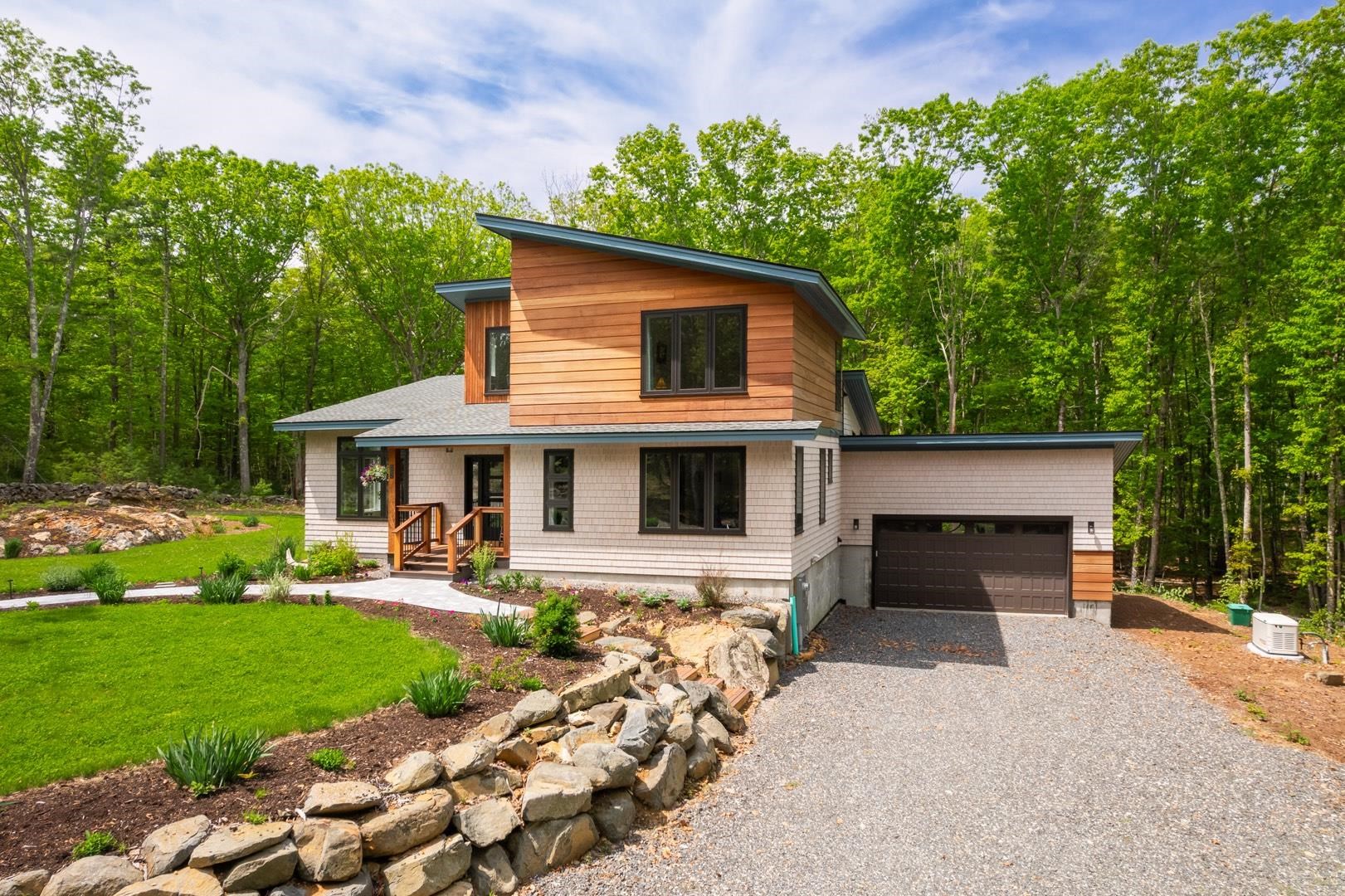 92 Flynn Lane