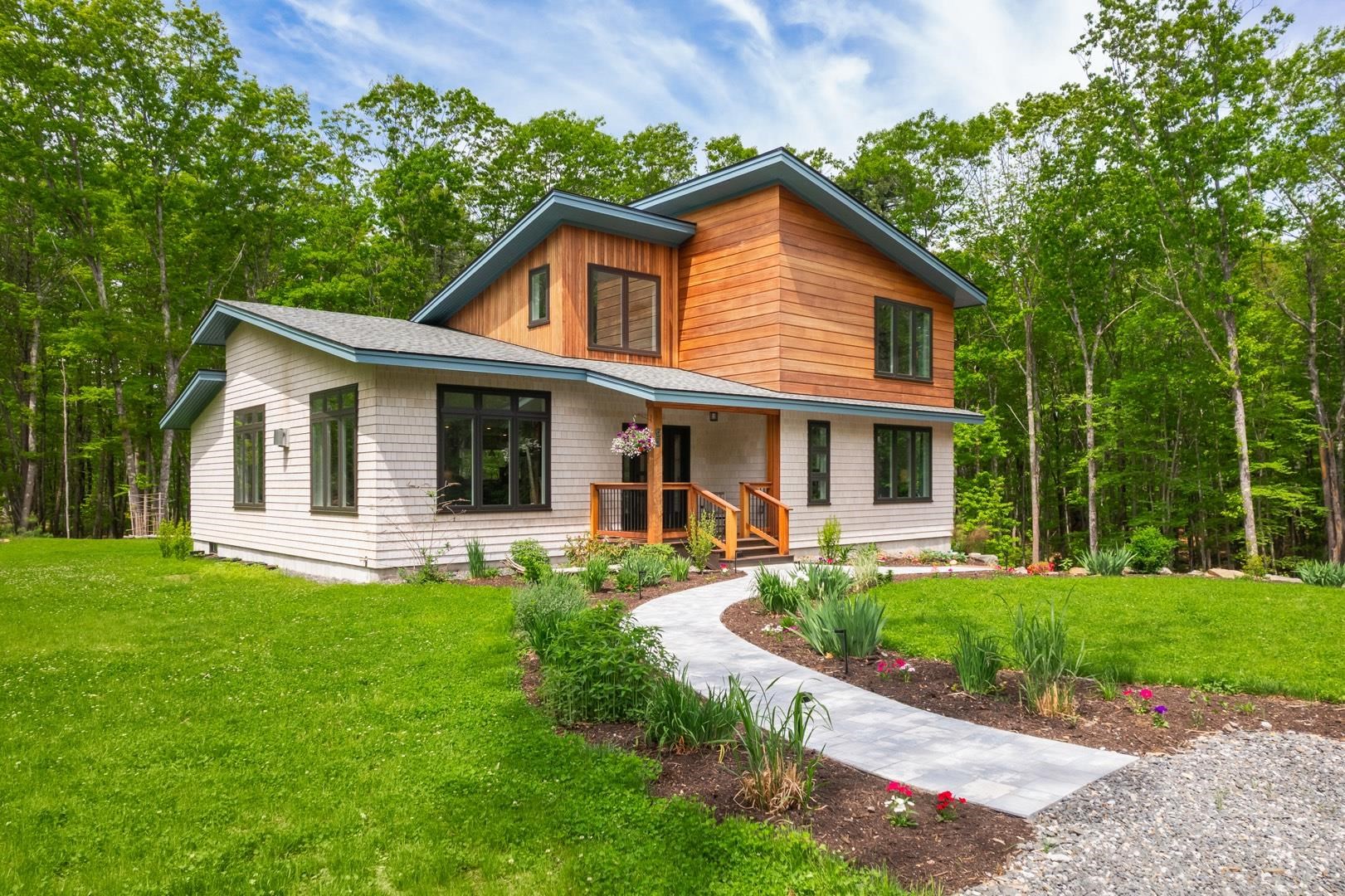 92 Flynn Lane