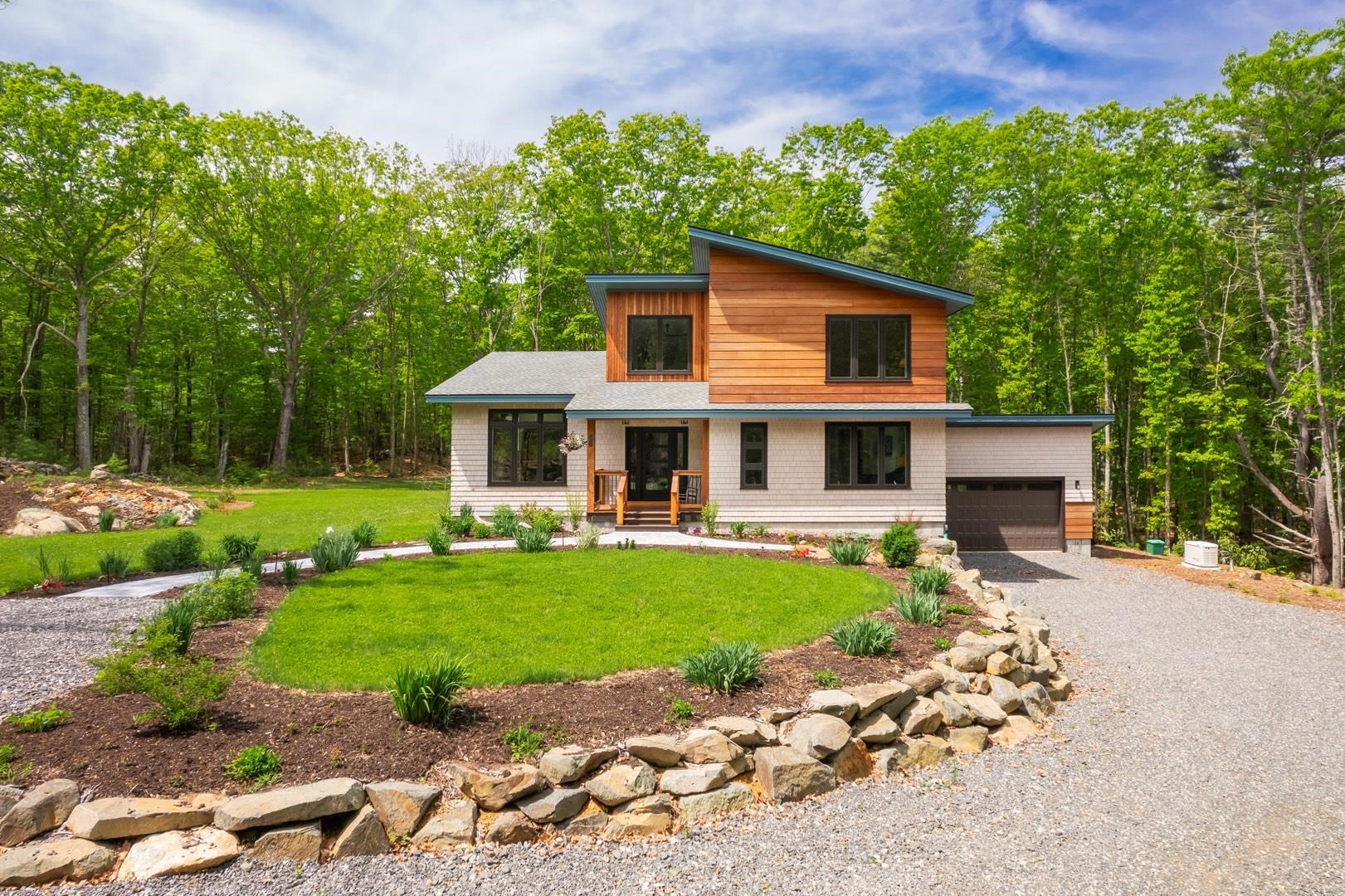 92 Flynn Lane