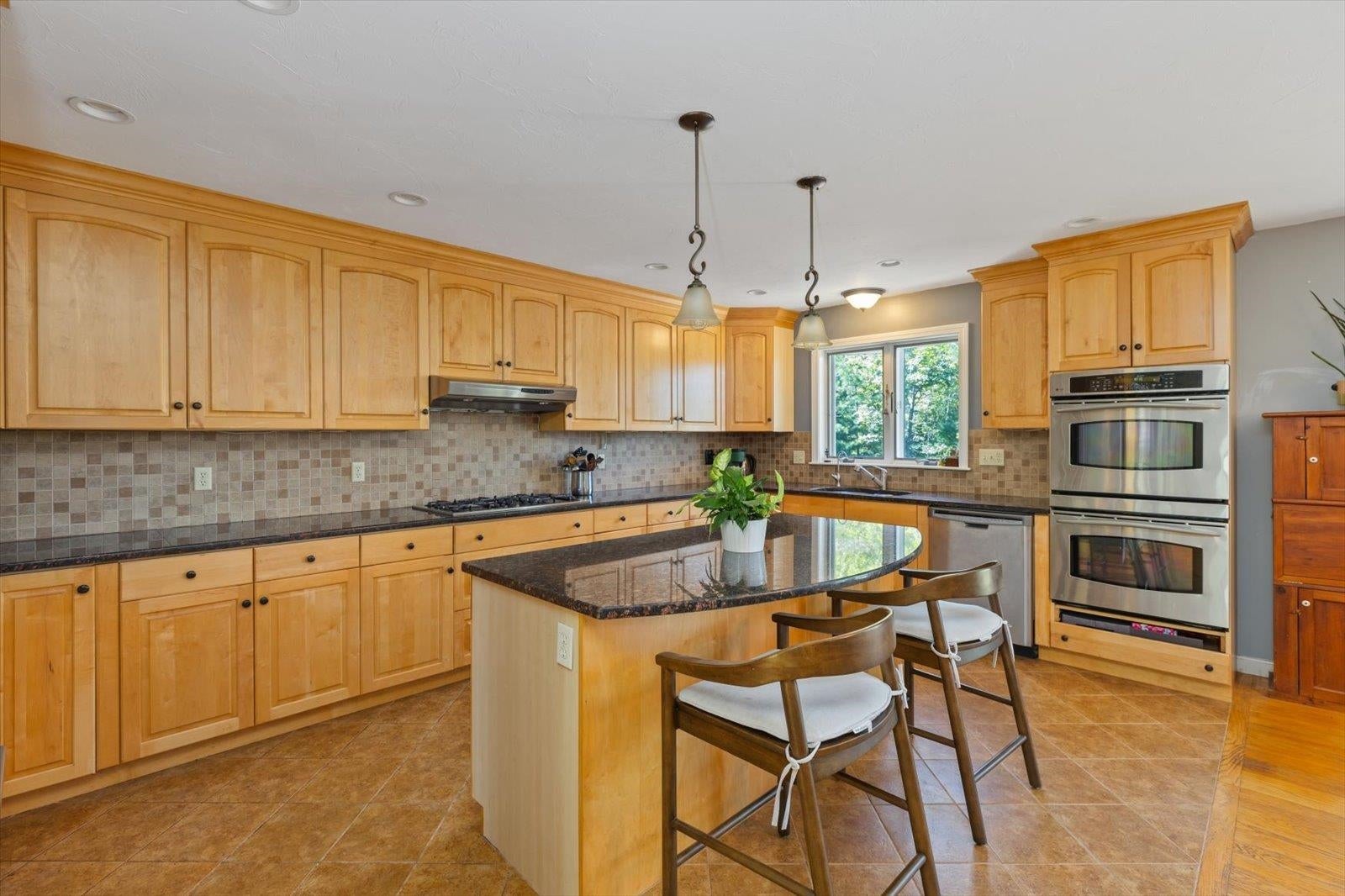 73 Forest Road
