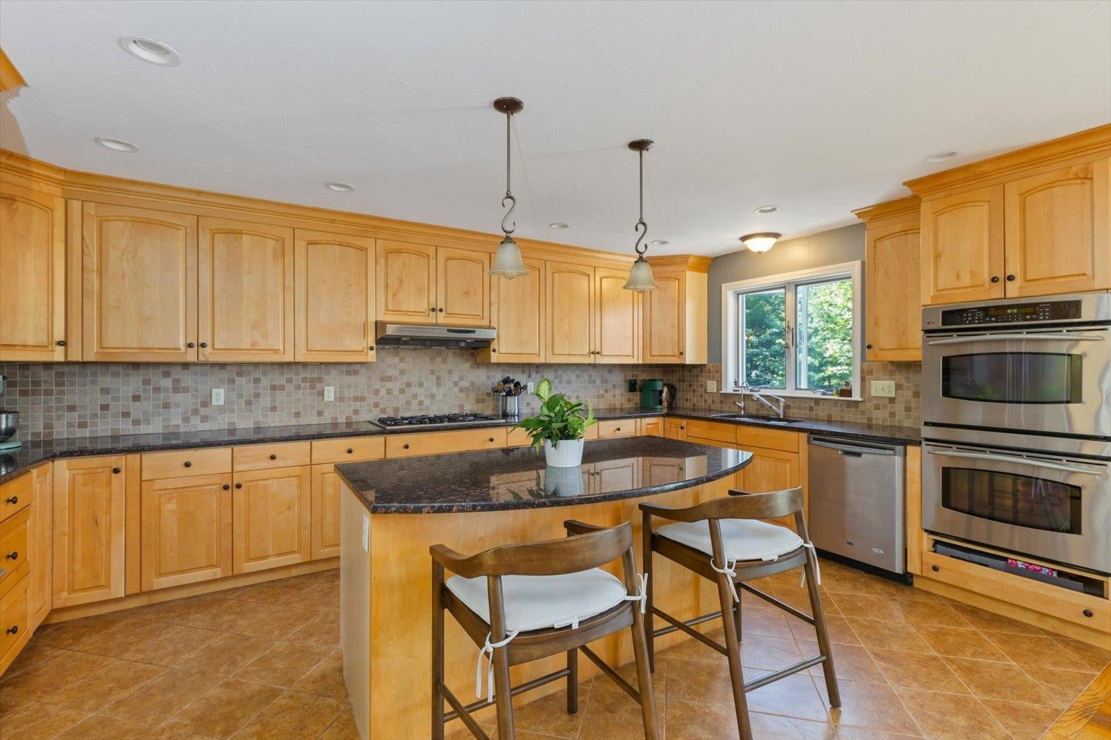 73 Forest Road