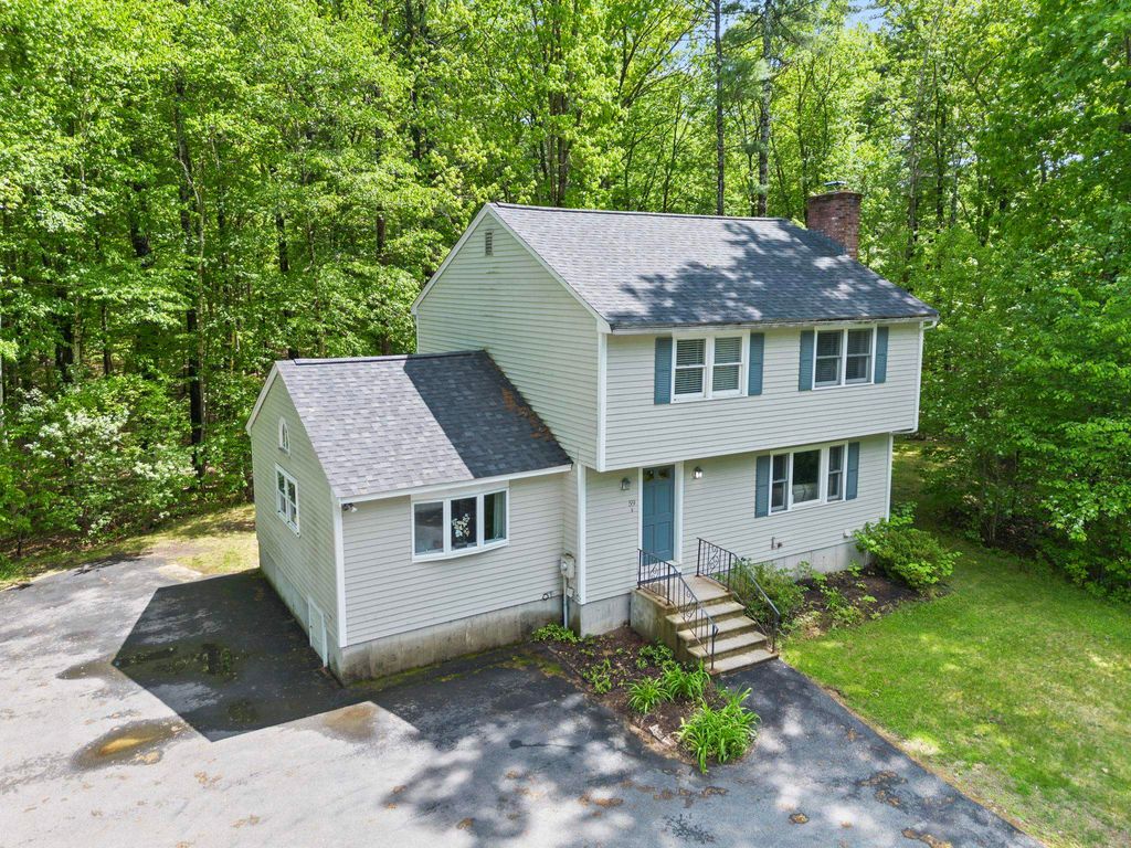 Photo of 59 Amherst Drive, Derry, NH 03038 (MLS # 5091104)