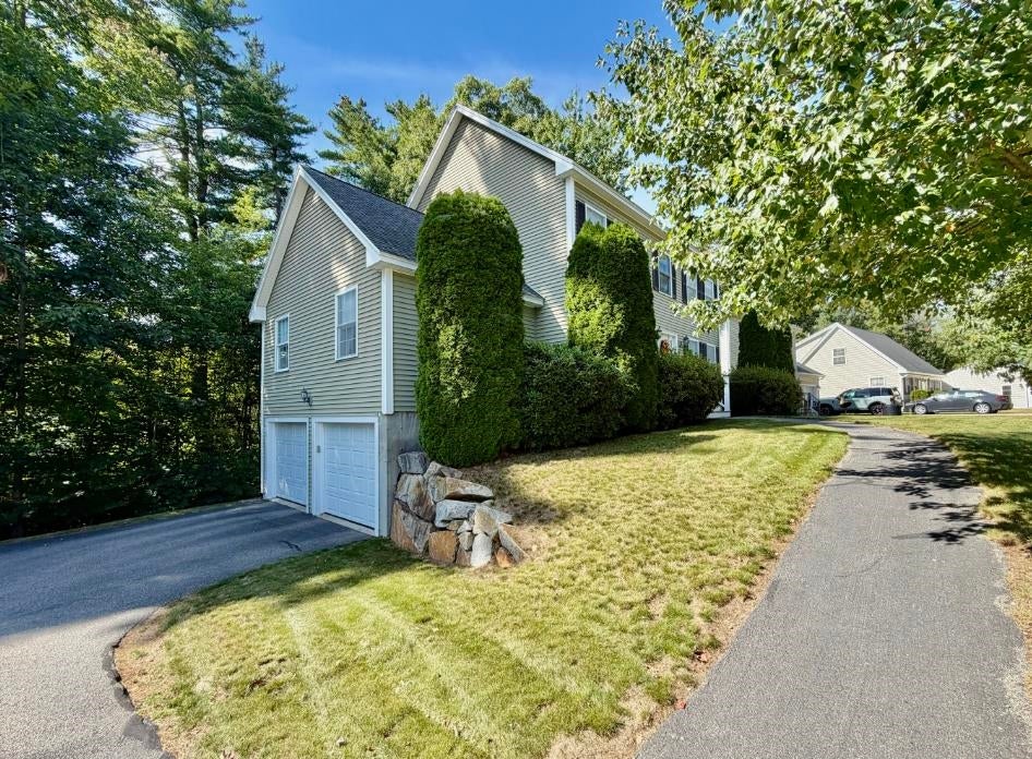 11 Hawthorne Circle