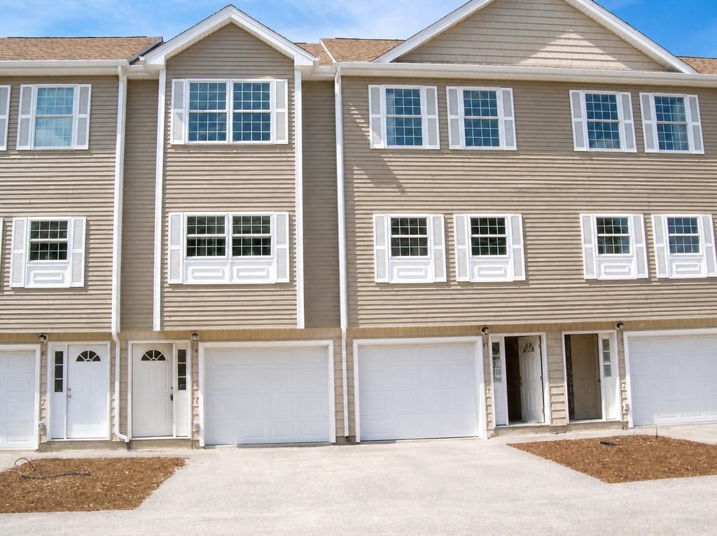 Photo of 675 Bell Street #22, Manchester, NH 03103 (MLS # 5114278)
