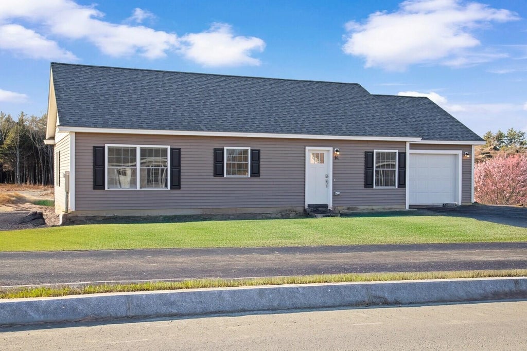 Photo of 15 Mountainview Drive #15MVD, Lebanon, NH 03766 (MLS # 5107446)