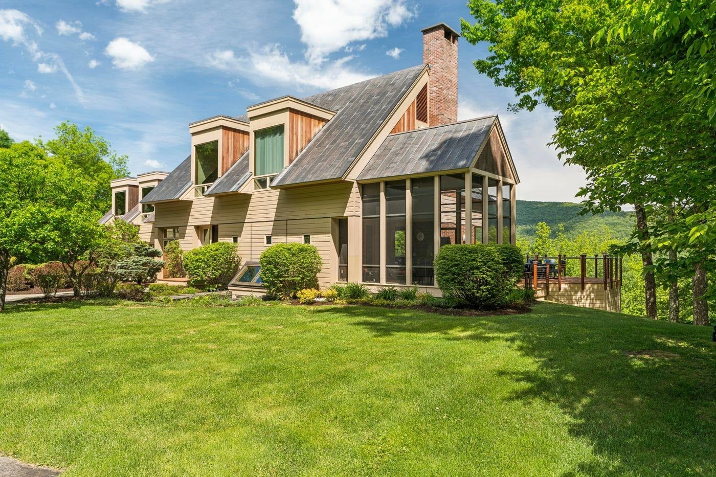 655 Squirrel Hollow Road