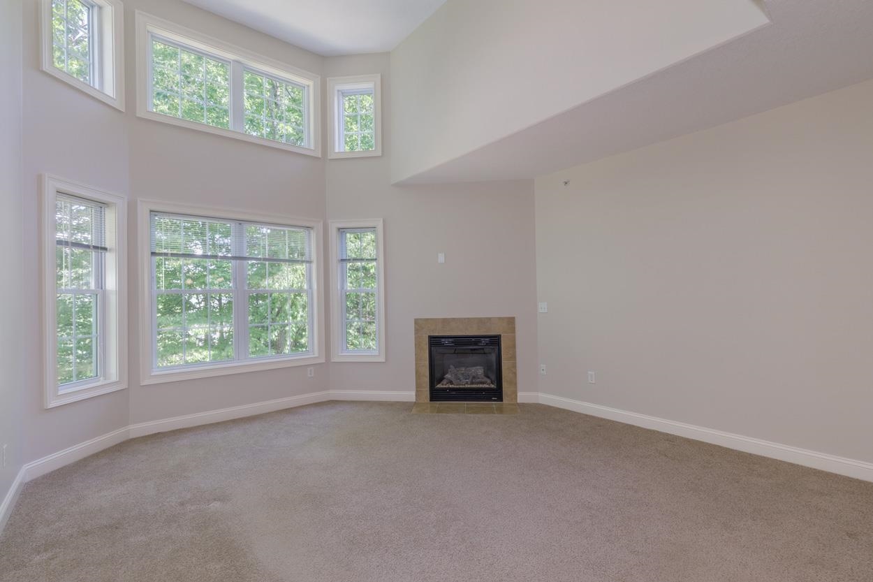 80-7 Carriage Way