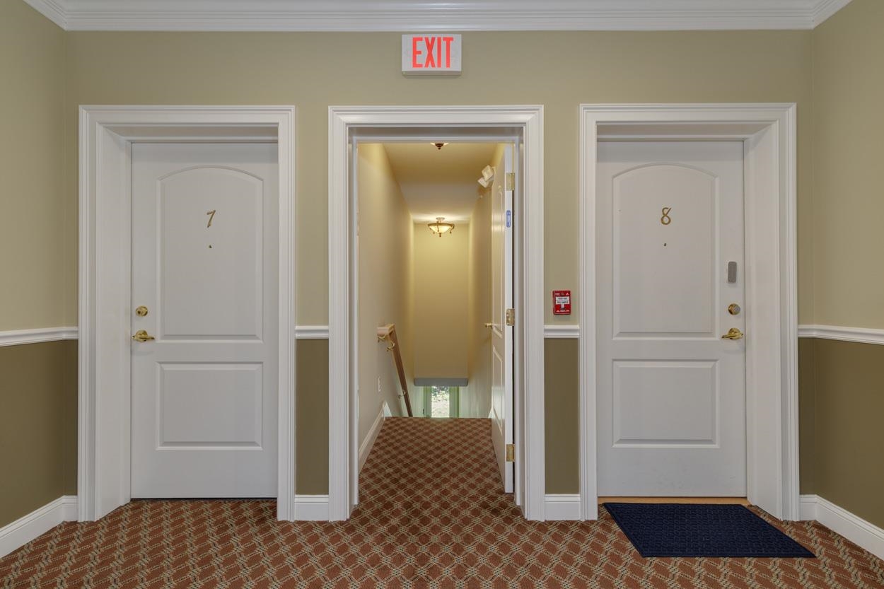 80-7 Carriage Way