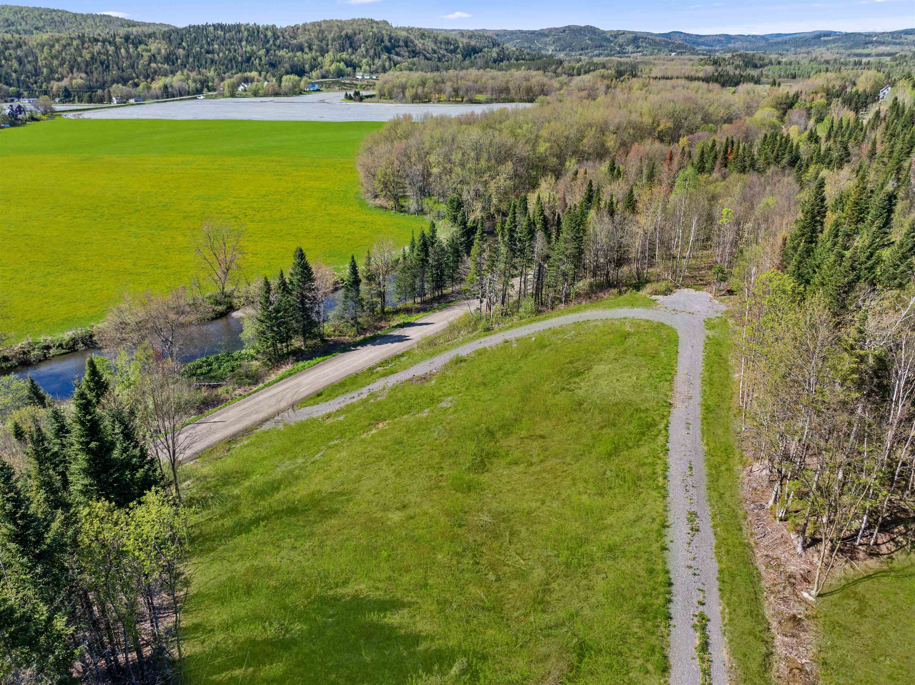 - Hall Stream Road
