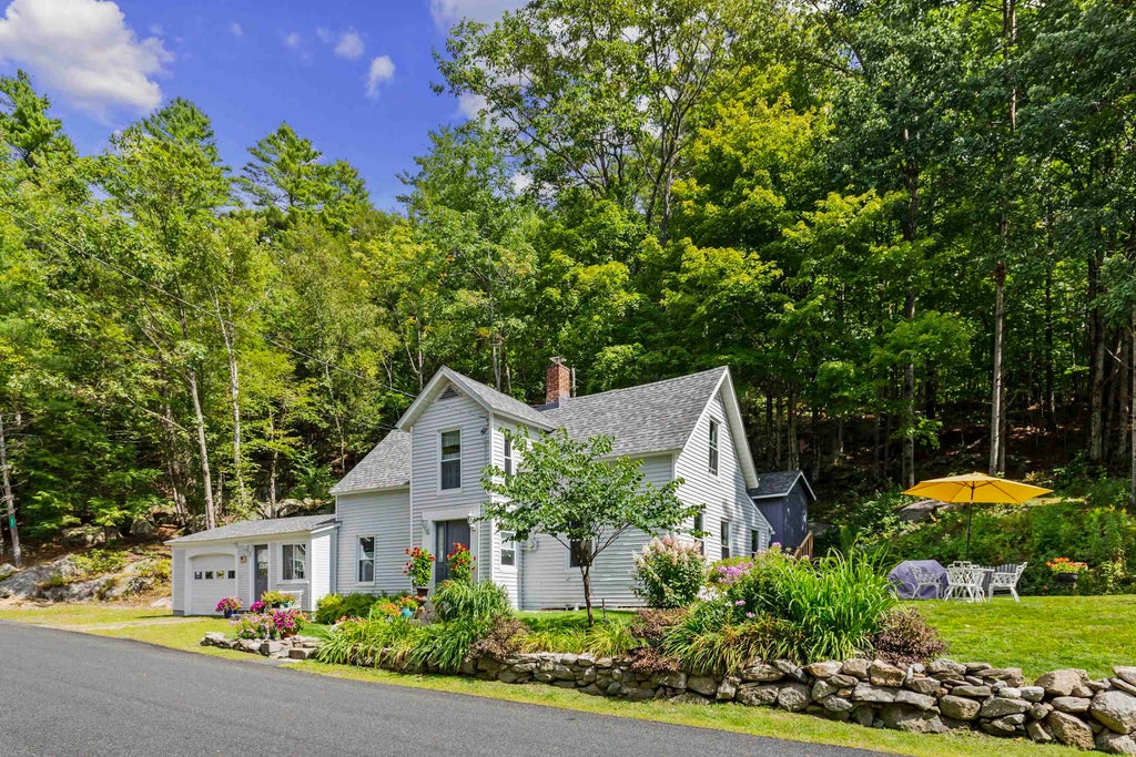 Photo of 22 Old Georges Mills Road, Sunapee, NH 03782 (MLS # 5108472)