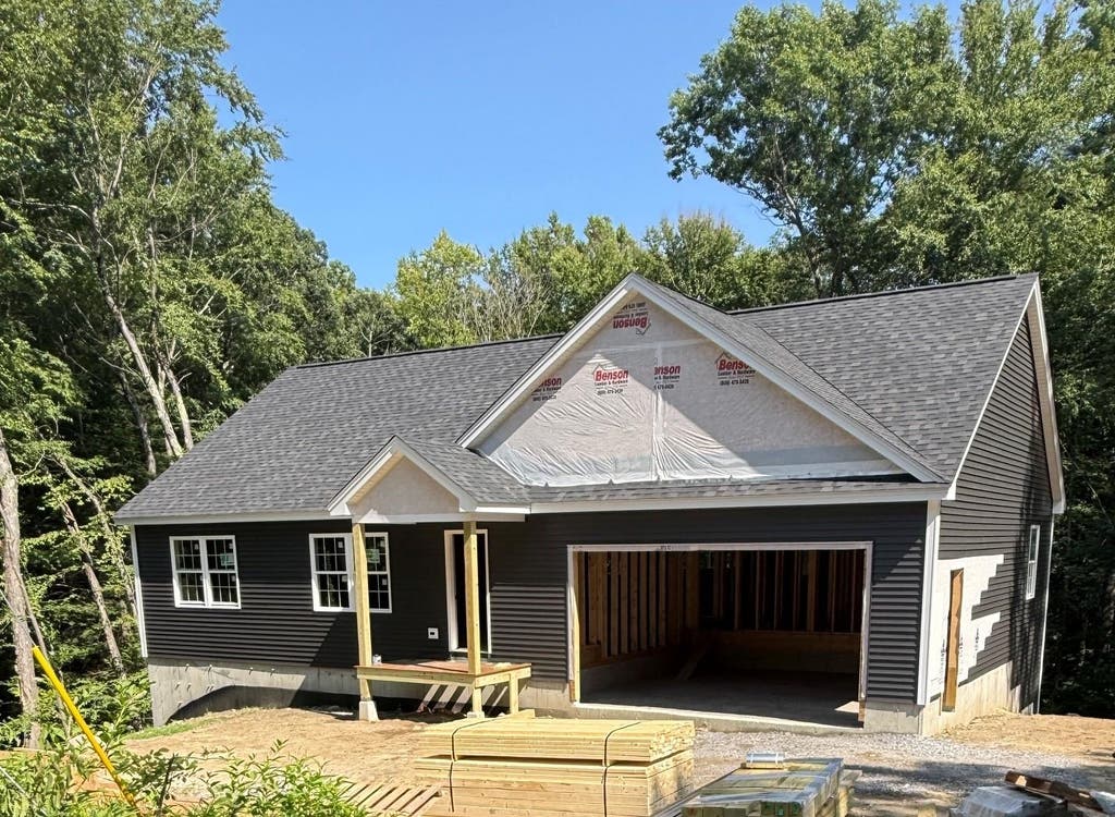 Photo of 12 Jewell Lane, Derry, NH 03038 (MLS # 5091696)