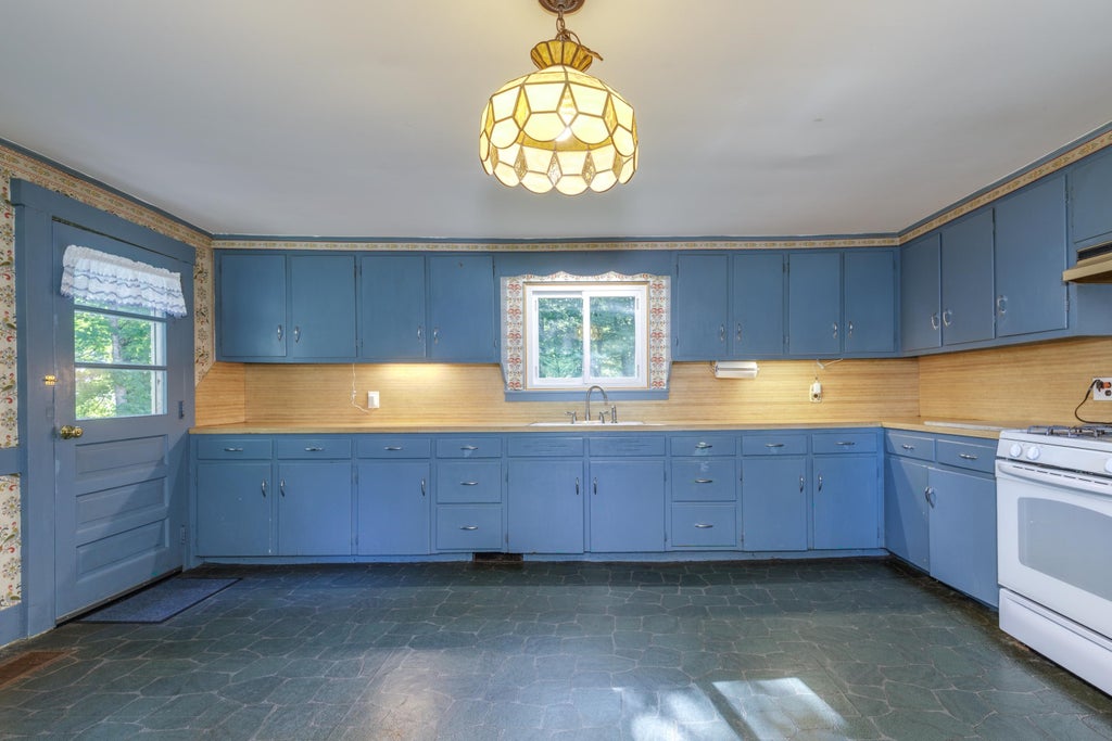 Photo of 12 Church Street, Bradford, NH 03221 (MLS # 5085024)