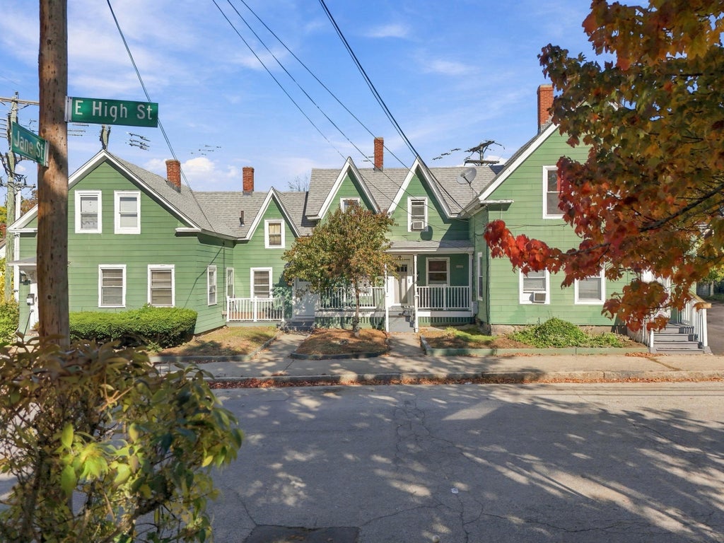 Photo of 274 E High Street, Manchester, NH 03104 (MLS # 5114846)
