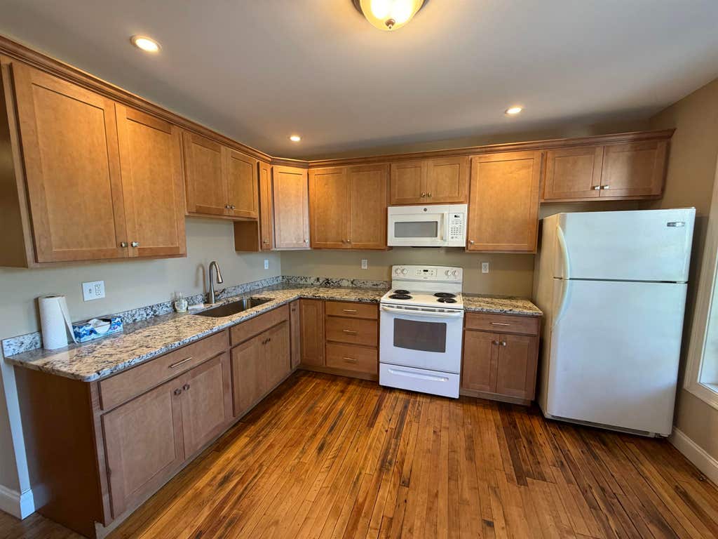 Photo of 313 Jewett Street #1, Manchester, NH 03103 (MLS # 5104521)