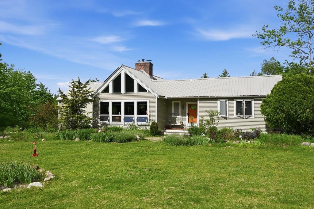 Photo of 98 Old Turnpike Road, Nottingham, NH 03290 (MLS # 5096464)