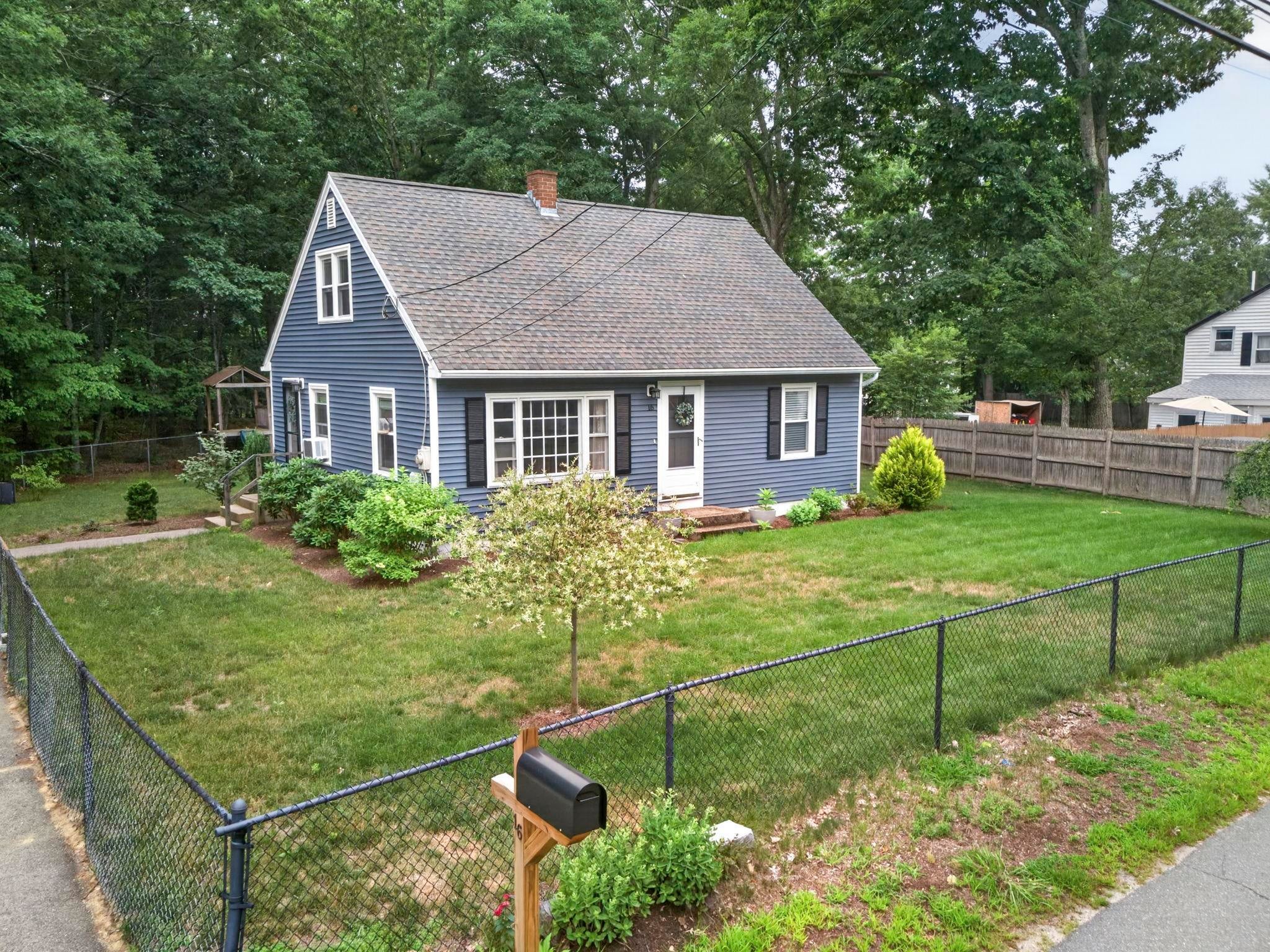16 East Chamberlain Road