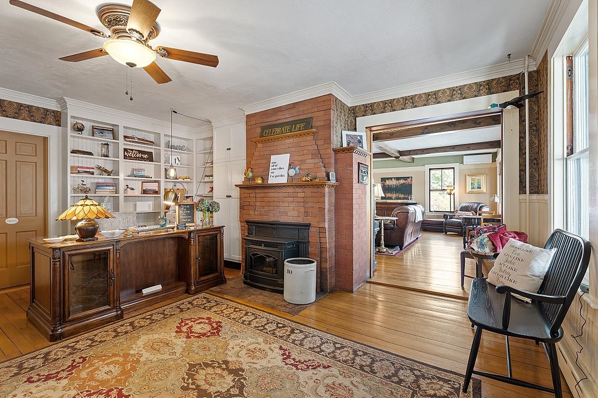 100 Lower Bay Road