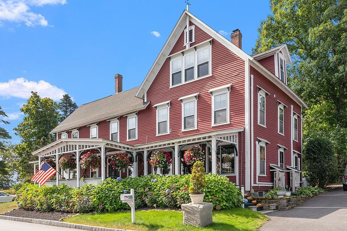 100 Lower Bay Road