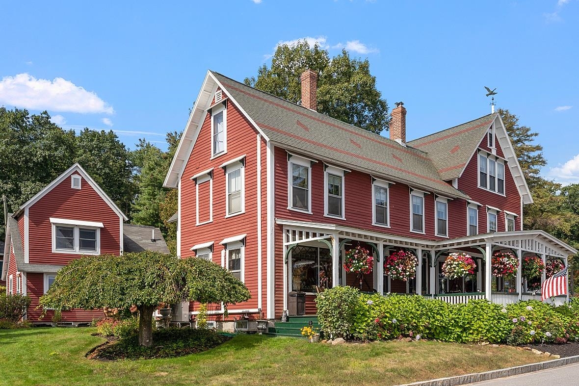 100 Lower Bay Road