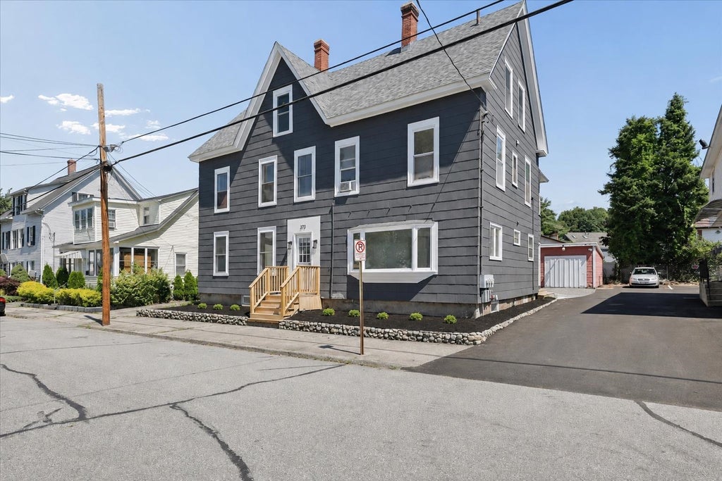 Photo of 373 Bartlett Street, Manchester, NH 03102 (MLS # 5107153)