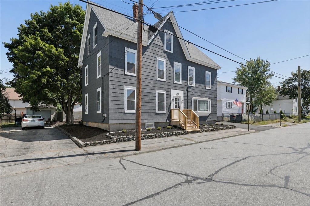 Photo of 373 Bartlett Street, Manchester, NH 03102 (MLS # 5107153)