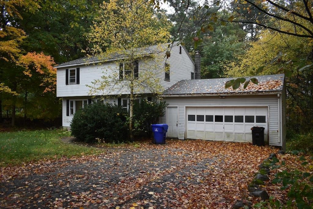 Photo of 39 Wason Road, Hudson, NH 03051 (MLS # 5114111)