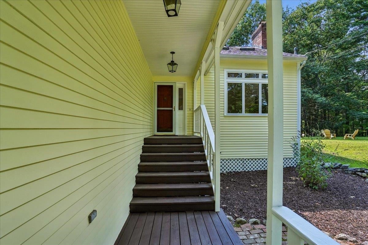 10 Standish Way