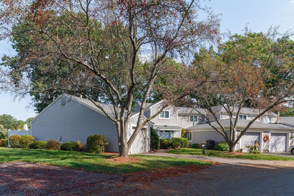 Photo of 28 Walden Pond Drive, Nashua, NH 03064 (MLS # 5112803)