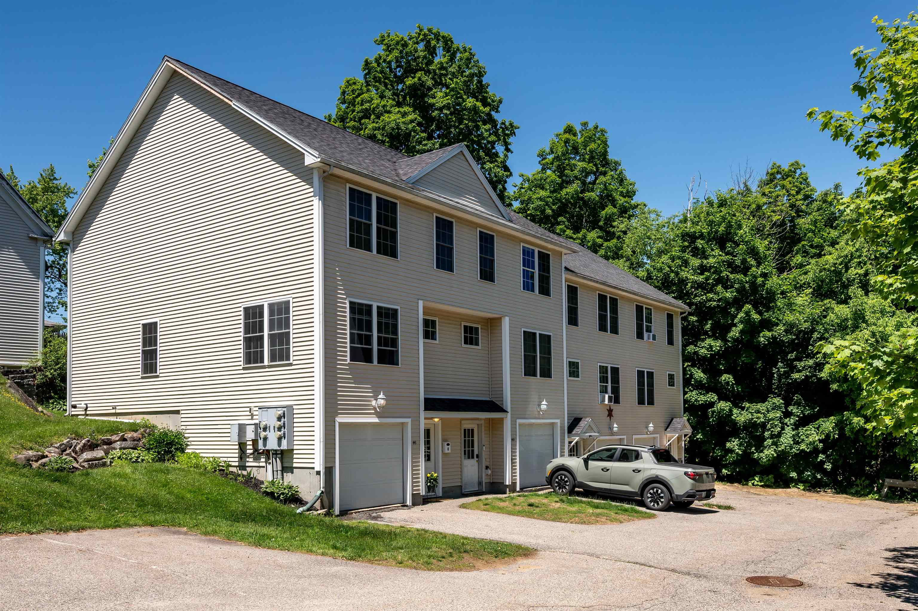 44 Church Street E