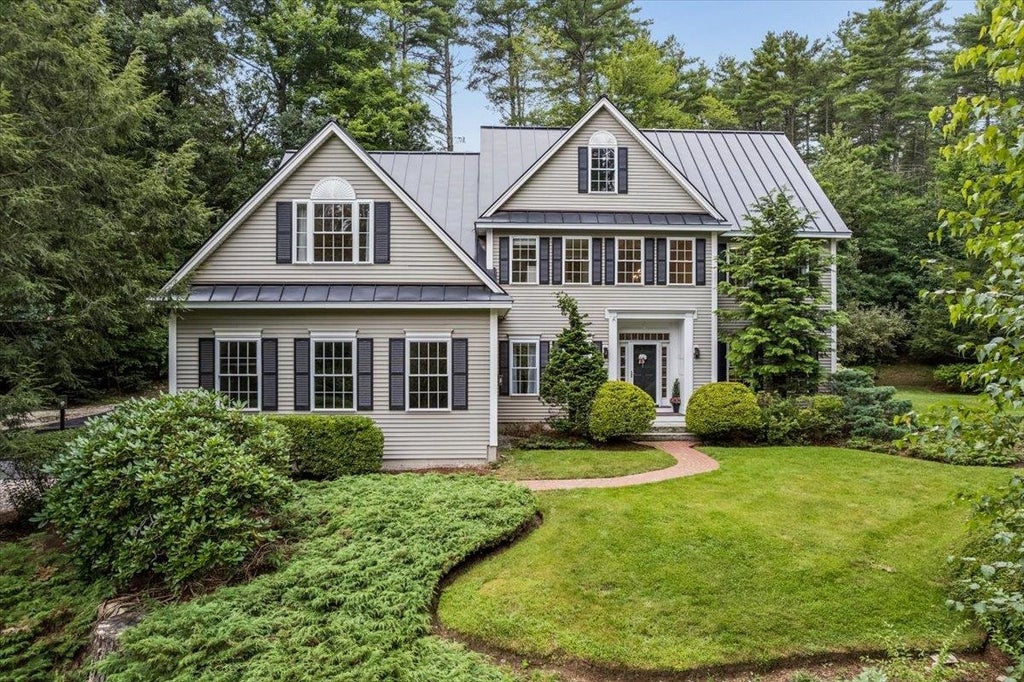 Photo of 75 Tirrell Road, Bedford, NH 03110 (MLS # 5105596)