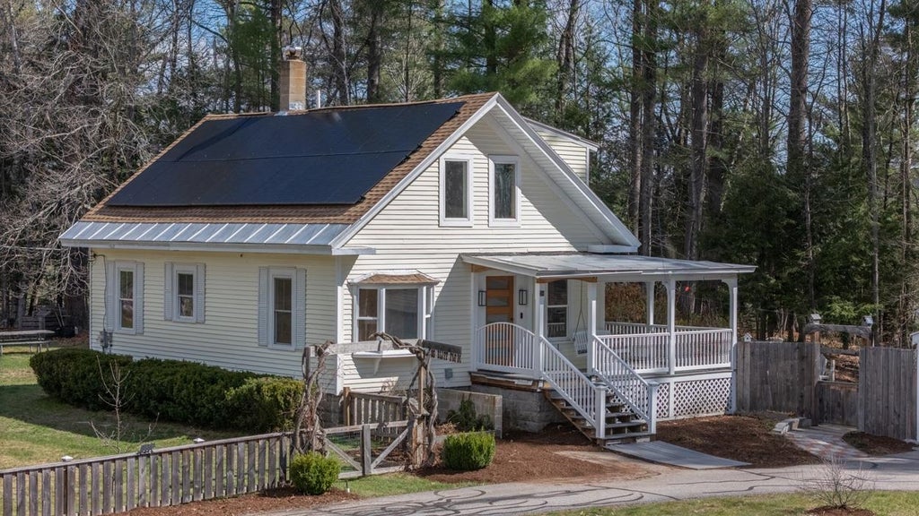 Photo of 18 Engel Street, Concord, NH 03301 (MLS # 5091729)