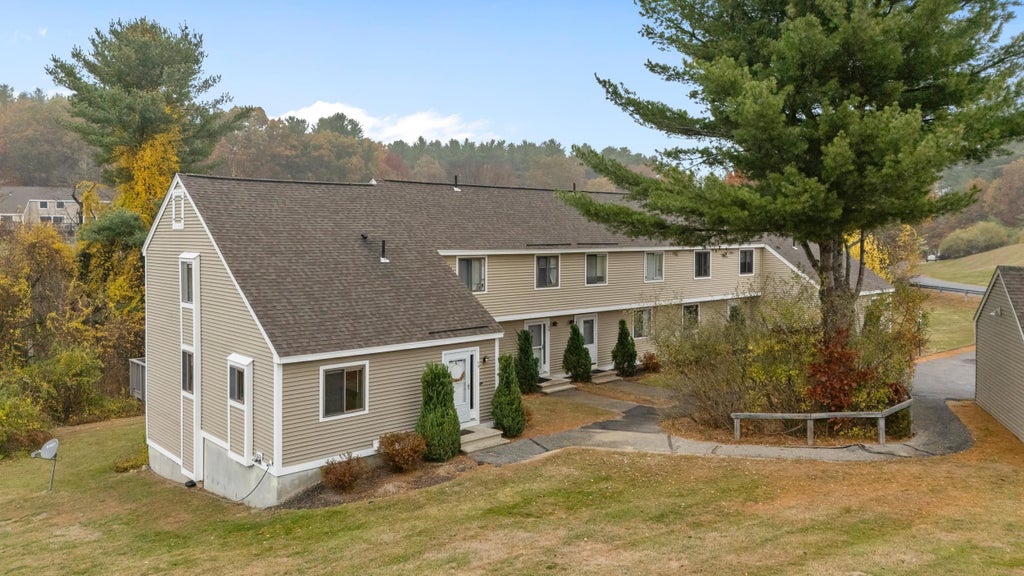 Photo of 69 Bayberry Lane, Londonderry, NH 03053 (MLS # 5095515)