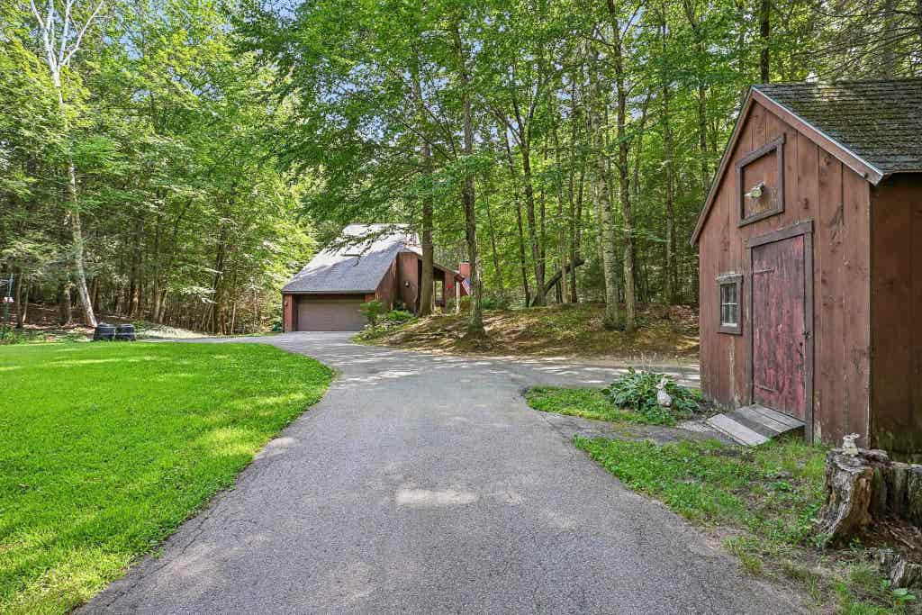 Photo of 41 Starwood Drive, Hampstead, NH 03841 (MLS # 5105803)