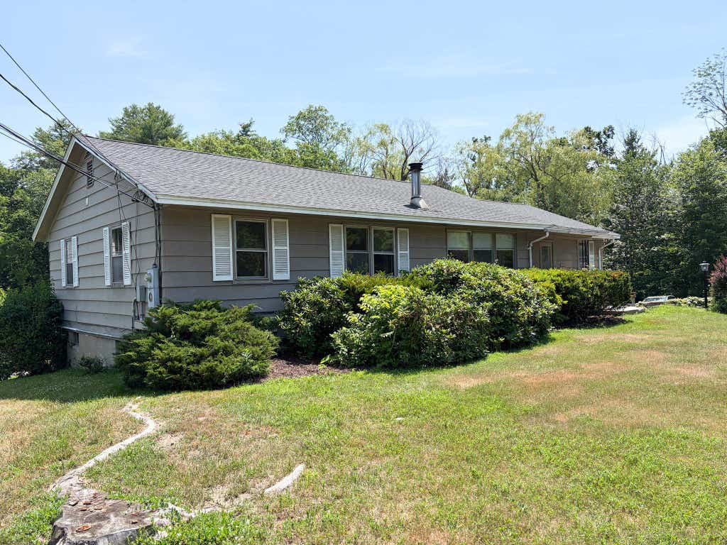 Photo of 1 N Main Street #3, Newmarket, NH 03857 (MLS # 5099682)