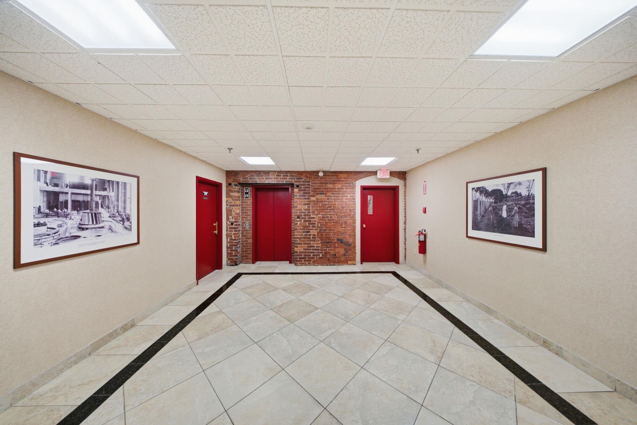 471 Silver Street 204