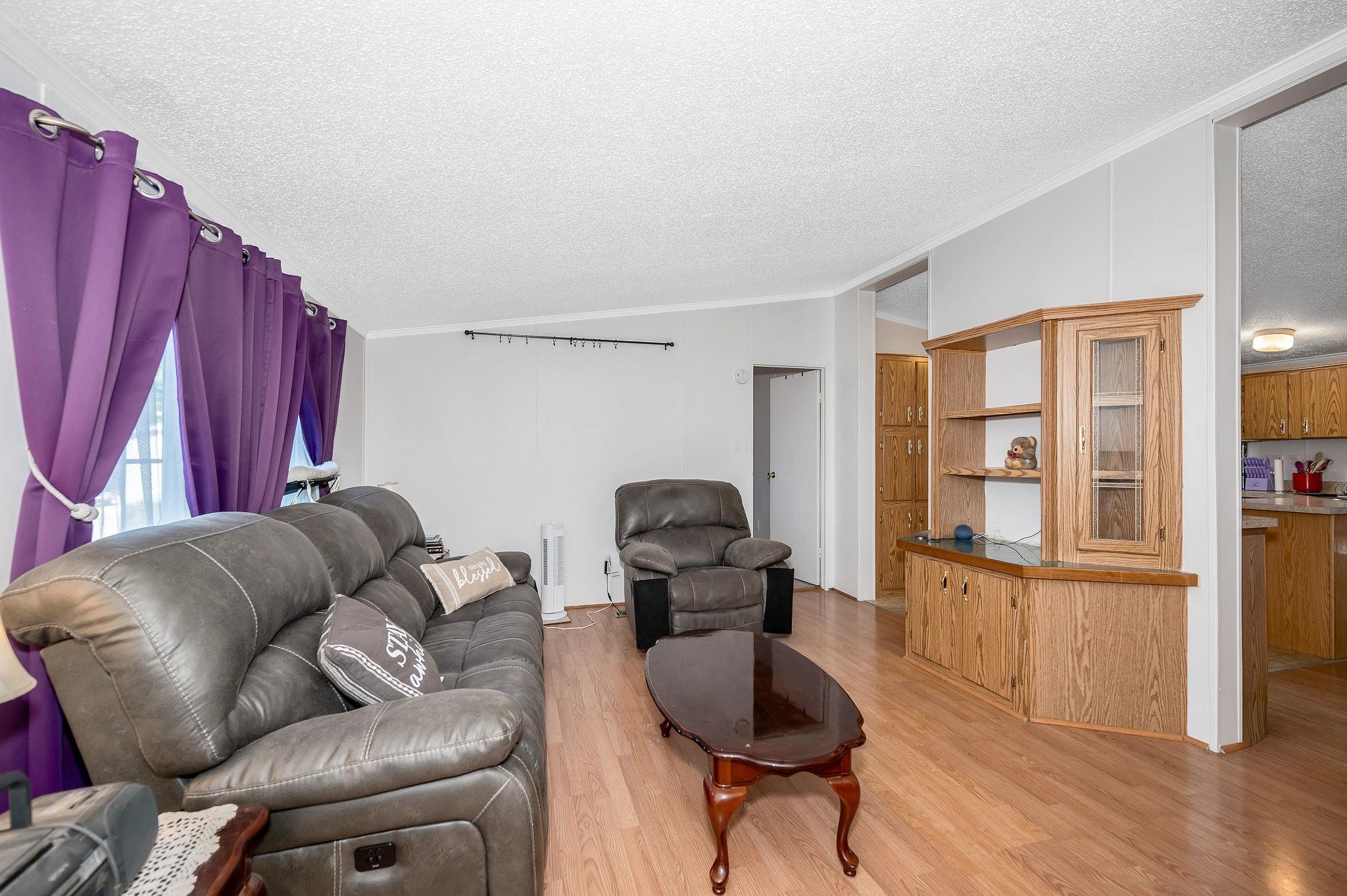 3 Robyn Court