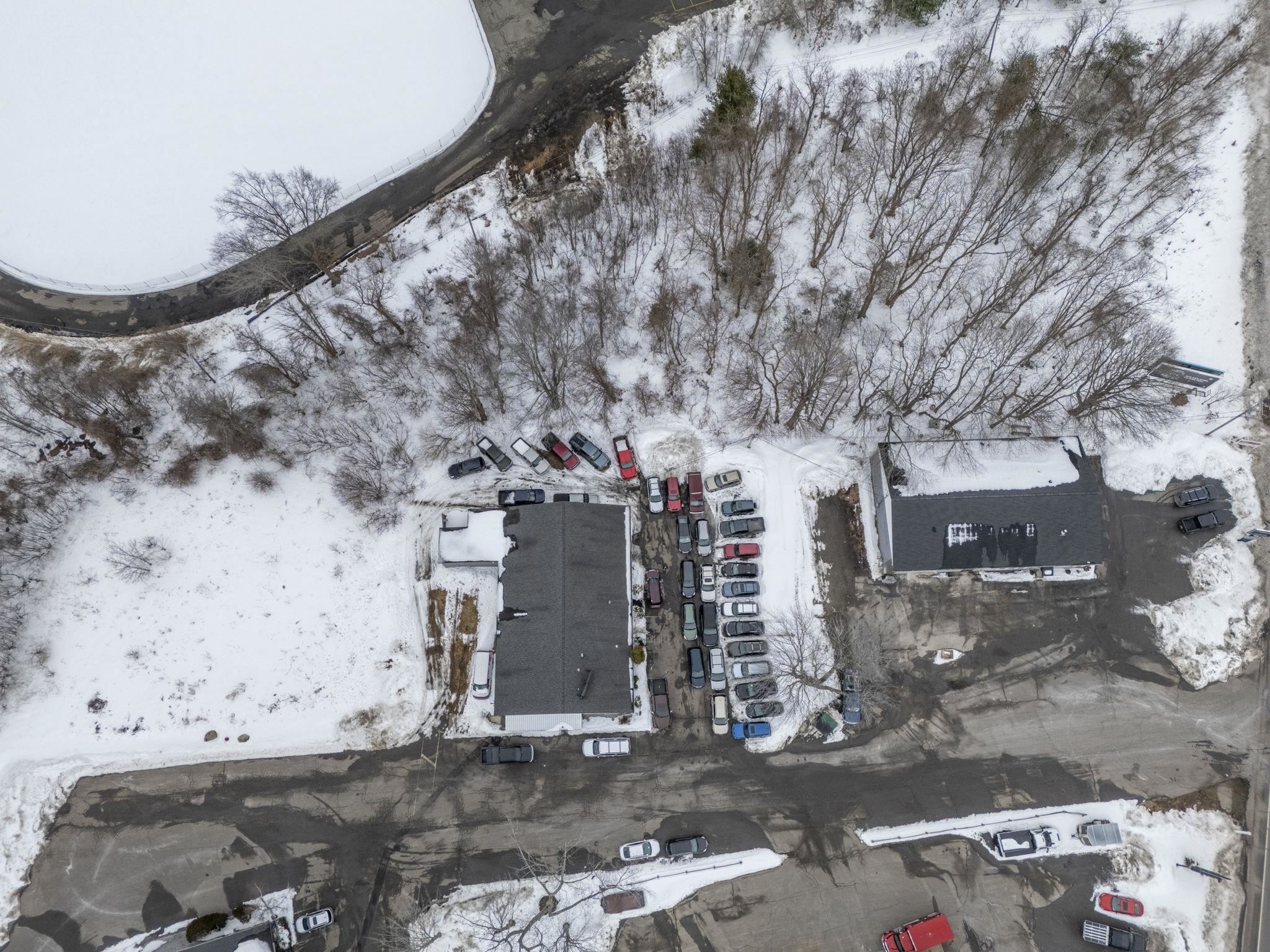 890 Lafayette Road