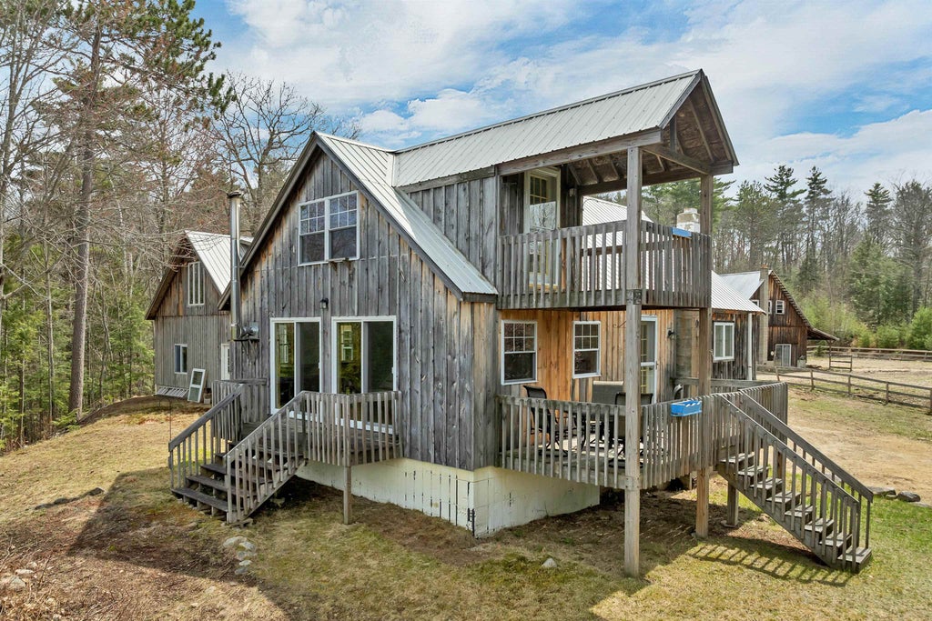 Photo of 17 Croto Lane, Albany, NH 03818 (MLS # 5085446)